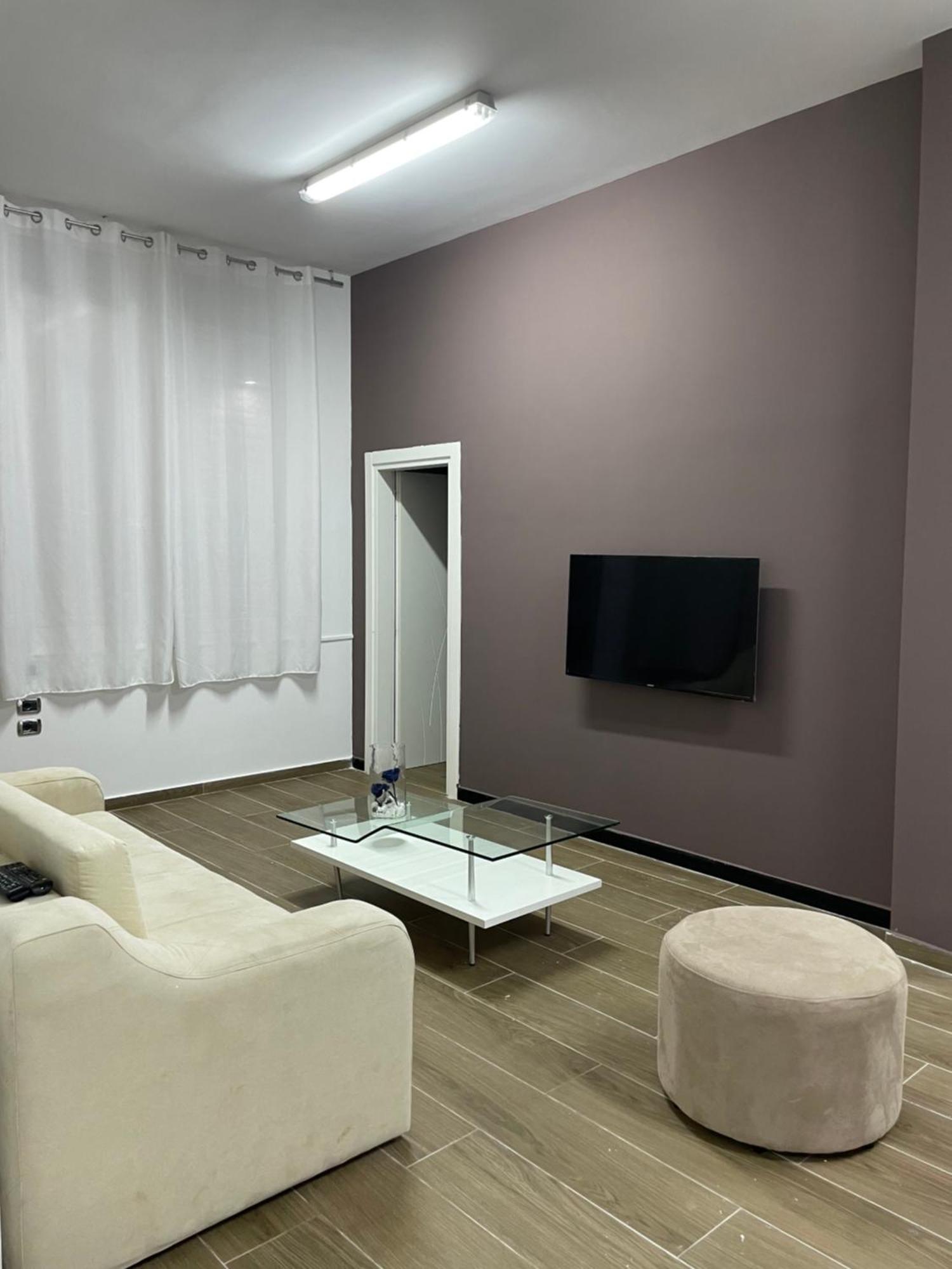 Gold Apartament Vlorë Εξωτερικό φωτογραφία