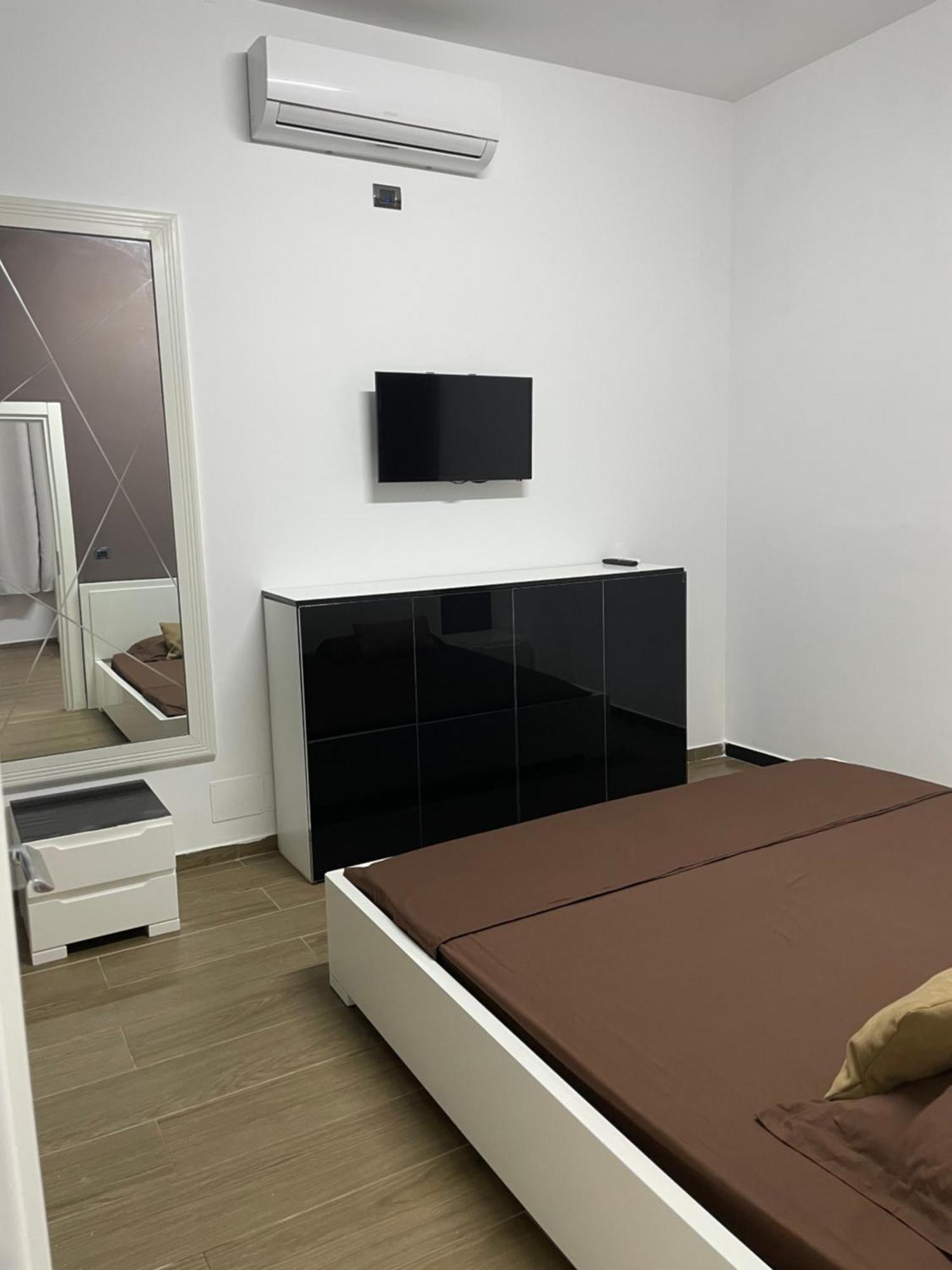 Gold Apartament Vlorë Εξωτερικό φωτογραφία